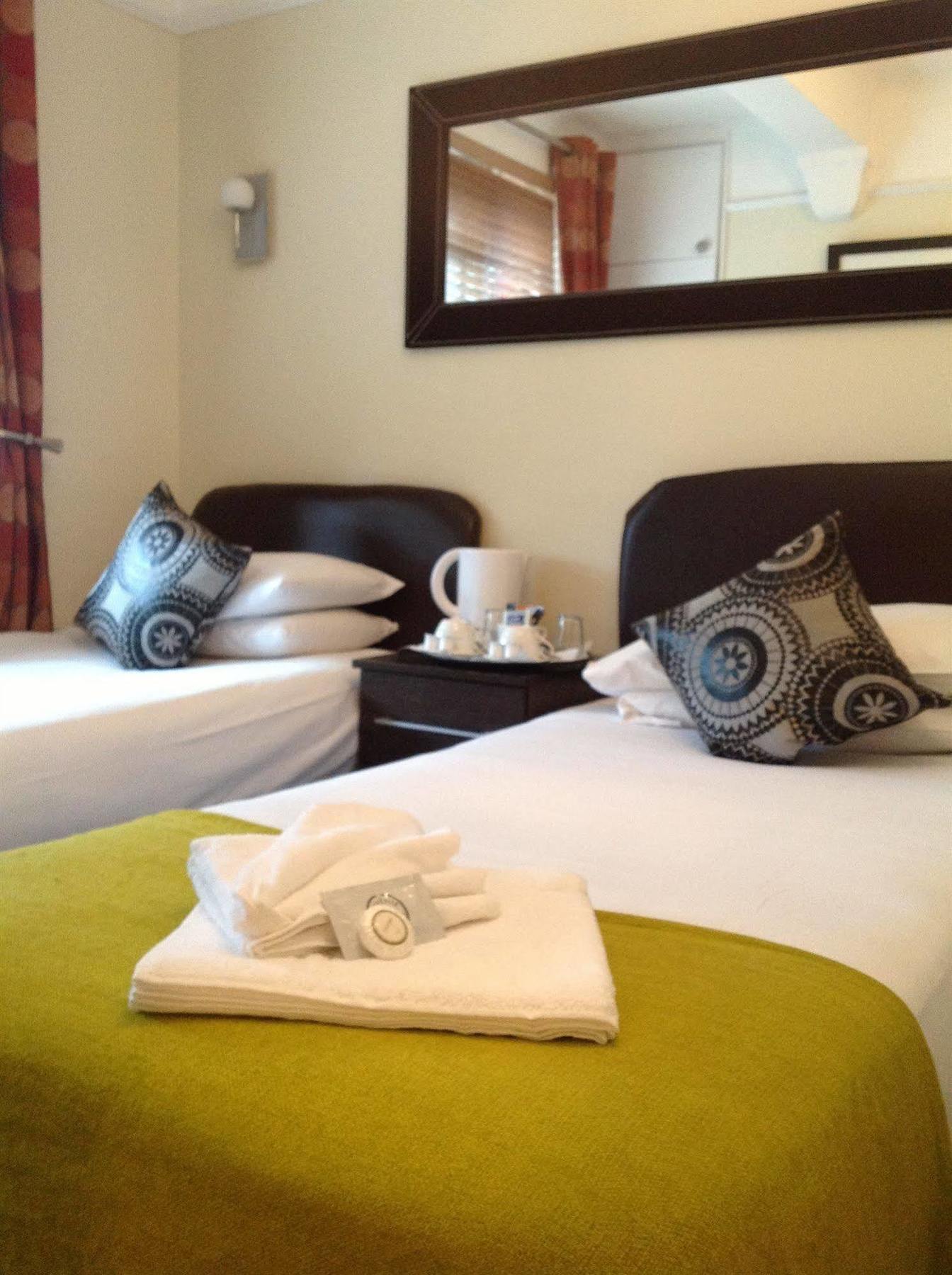 The Stag Enfield Hotel Bagian luar foto