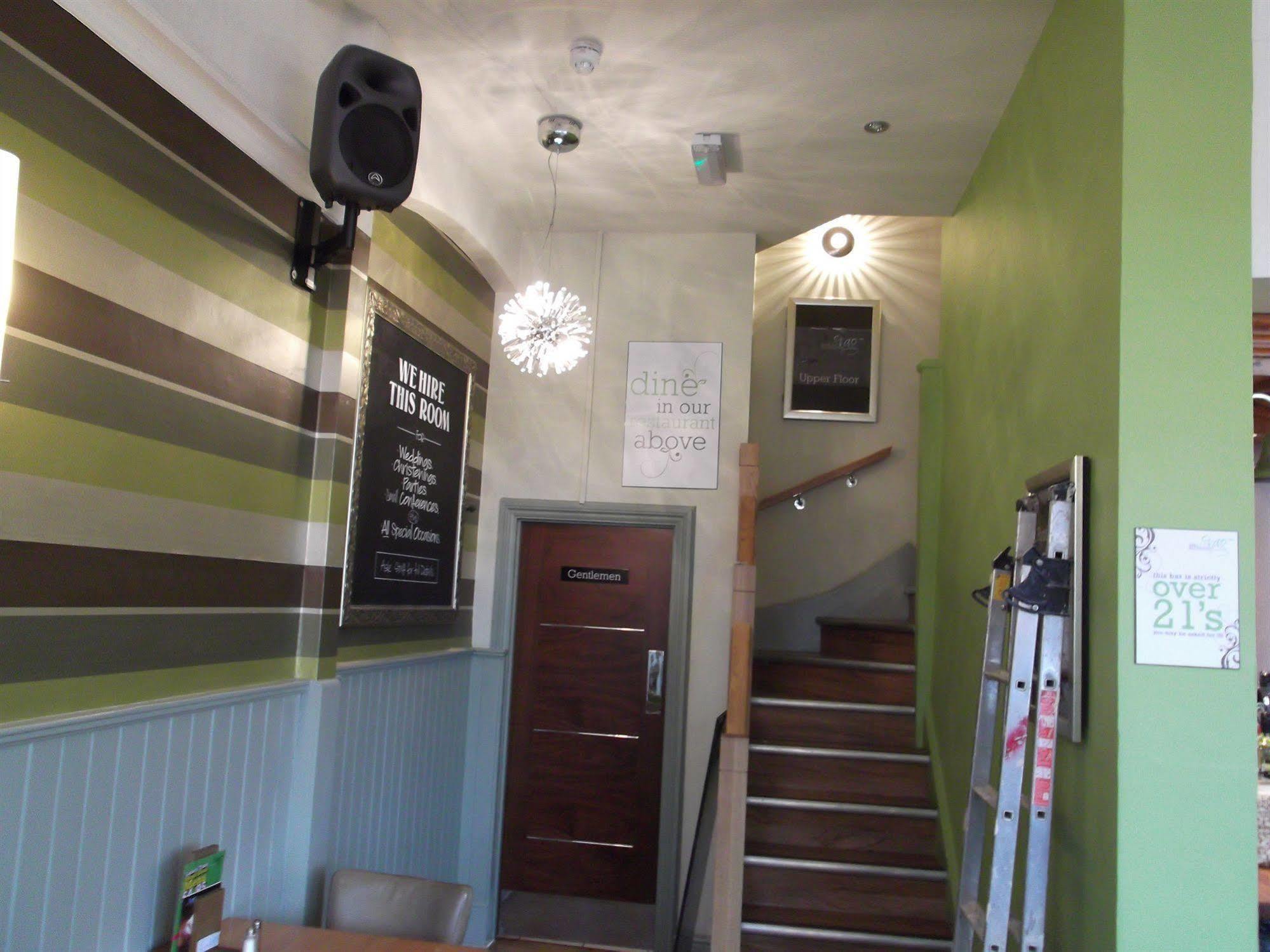 The Stag Enfield Hotel Bagian luar foto